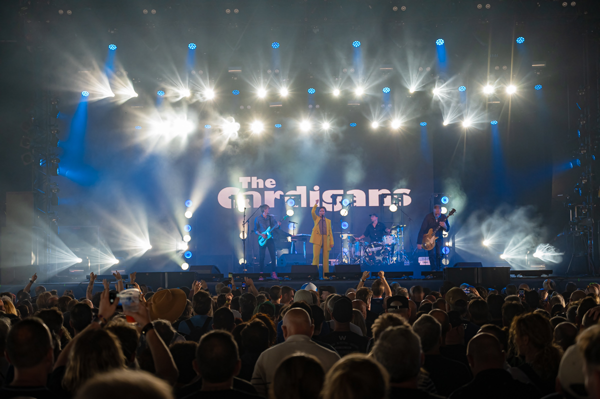 The Cardigans @ W- Fest dag 3, picture 6, photographed by Luc Klinckaert - FrontView Magazine