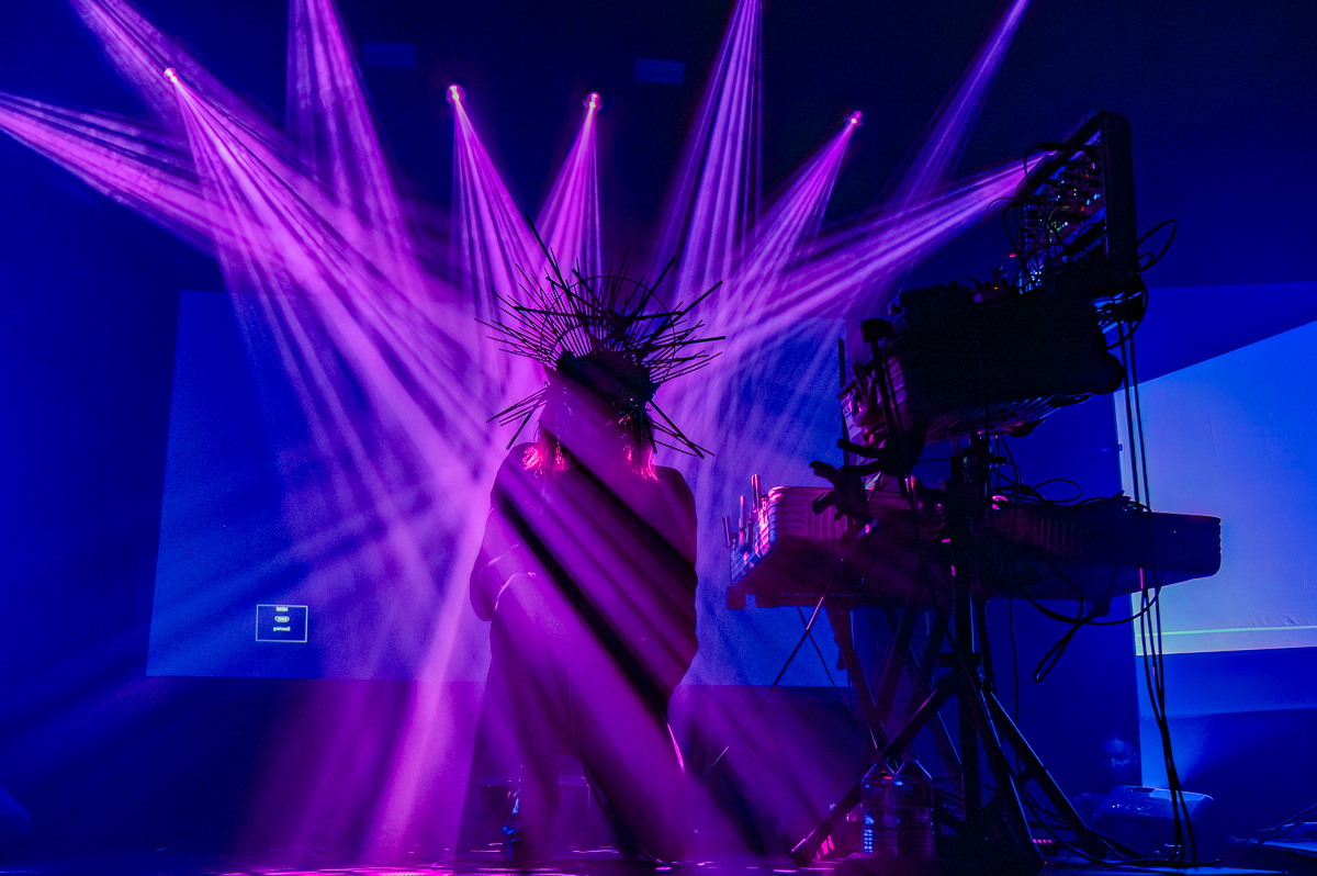 IAMX @ Ancienne Belgique, foto 4, foto's door Luc Klinckaert - FrontView Magazine
