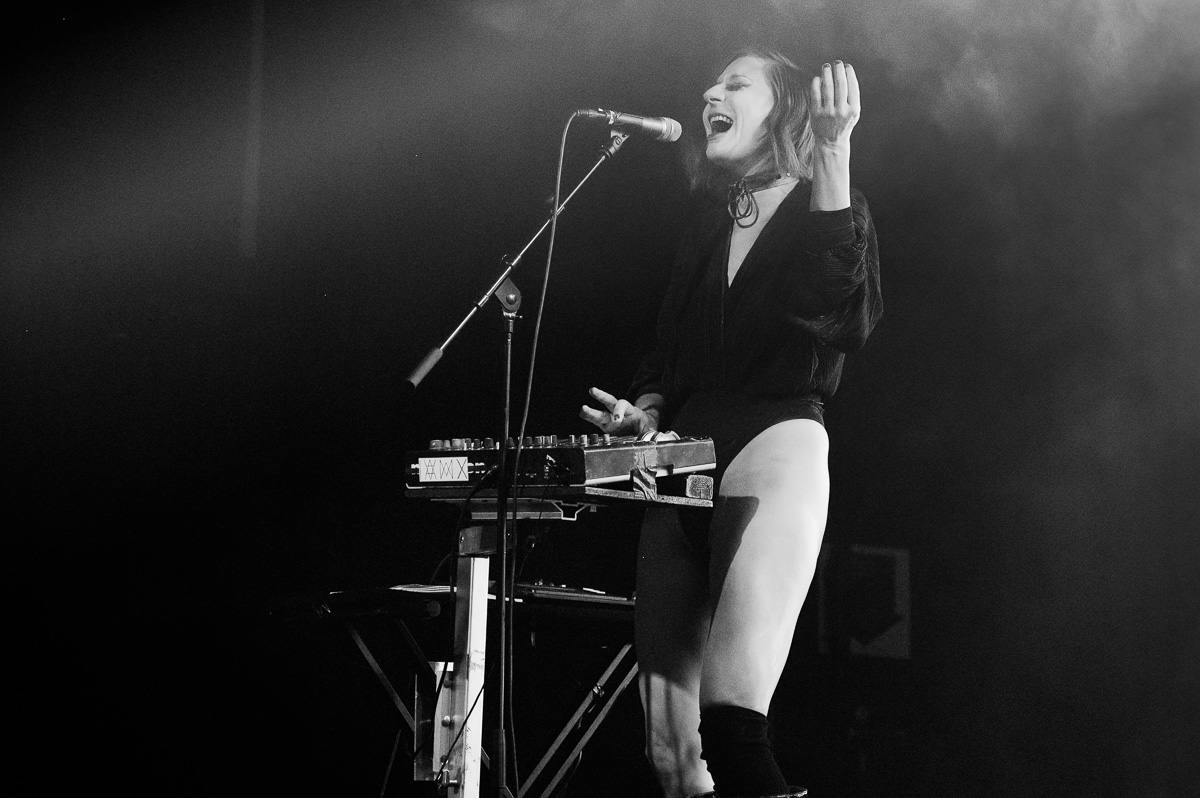 IAMX @ Ancienne Belgique, foto 7, foto's door Luc Klinckaert - FrontView Magazine