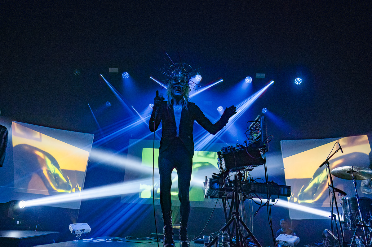 IAMX @ Ancienne Belgique, foto 11, foto's door Luc Klinckaert - FrontView Magazine