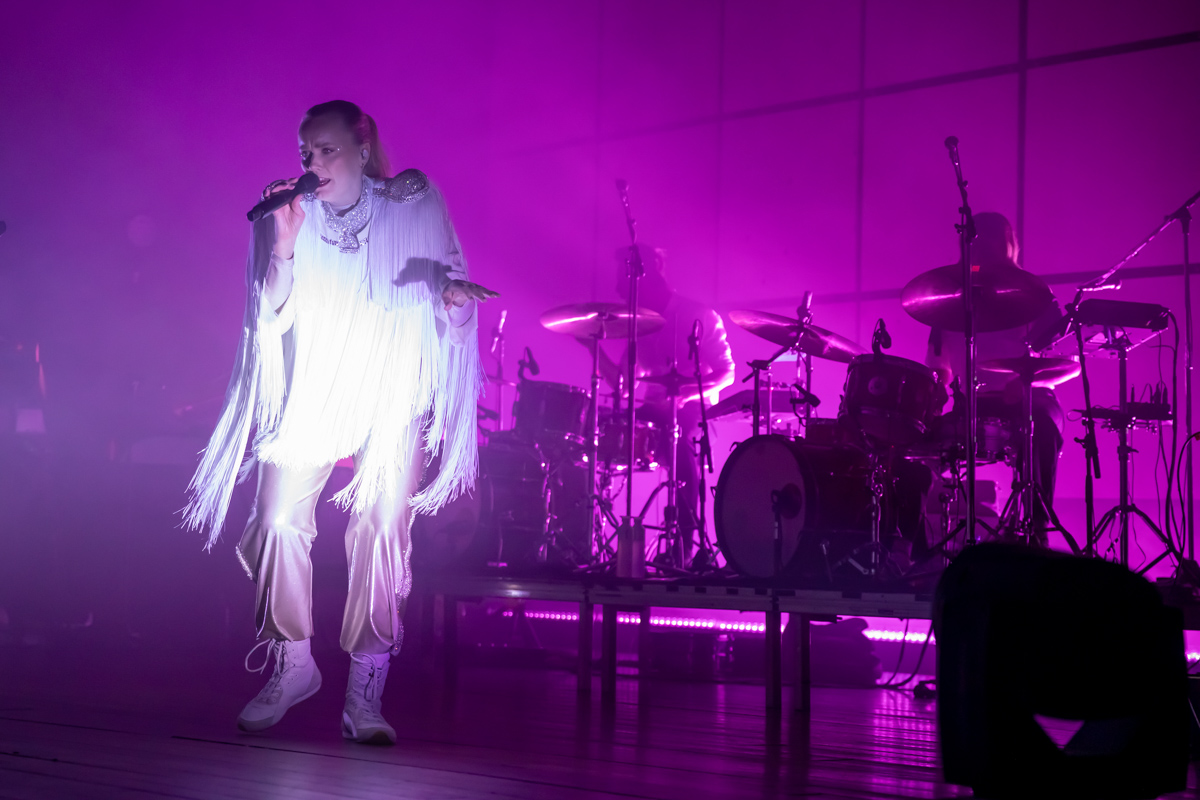 Ane Brun @ De Roma, picture 7, photographed by dirk janssens - FrontView Magazine