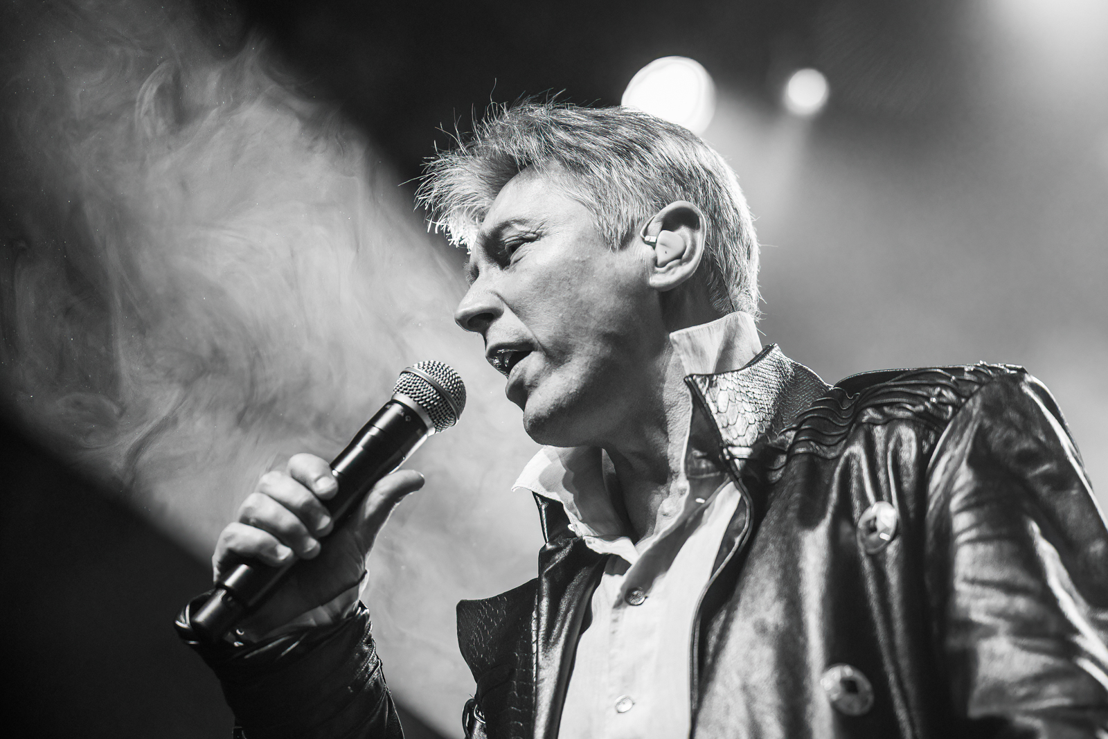 Helmut Lotti goes Metal Live in concert, picture 2, photographed by Paul Jongeneelen - FrontView Magazine