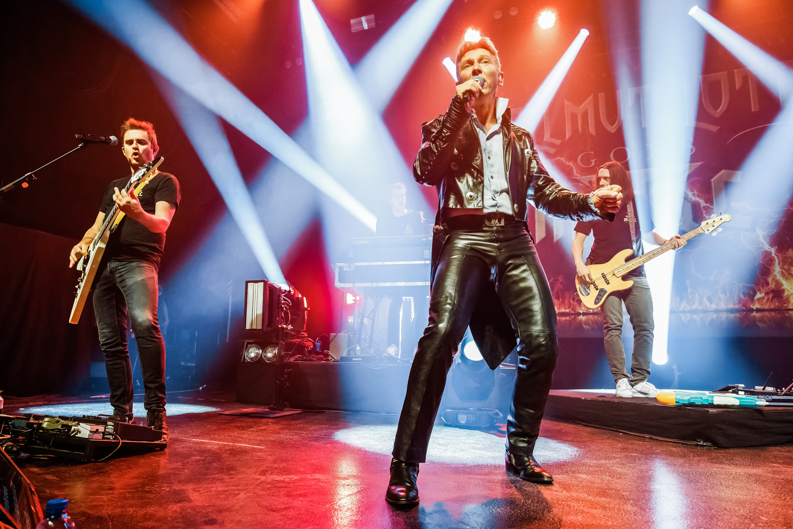 Helmut Lotti goes Metal Live in concert, picture 8, photographed by Paul Jongeneelen - FrontView Magazine