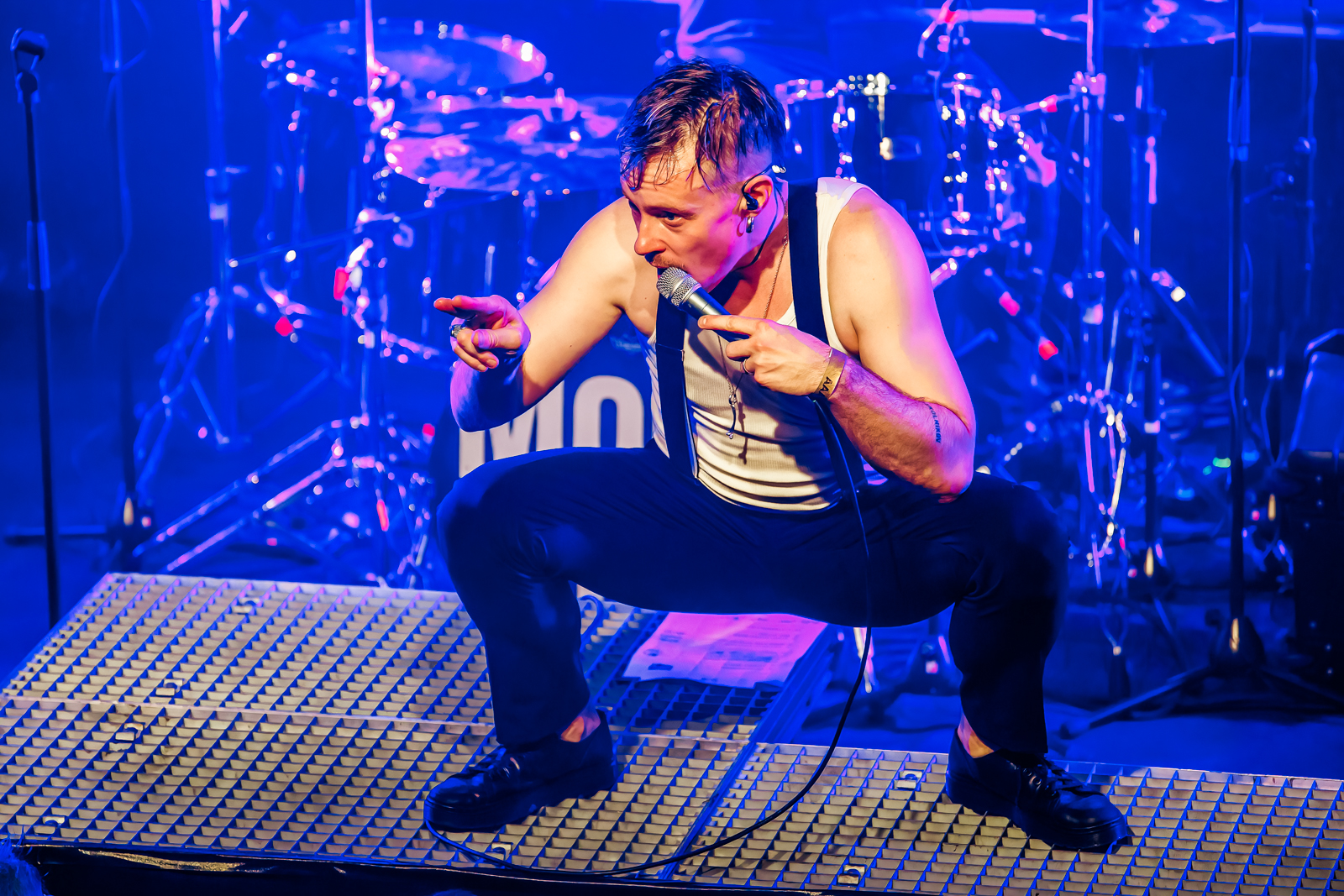 Moon shot Live at 013, picture 4, photographed by Paul Jongeneelen - FrontView Magazine