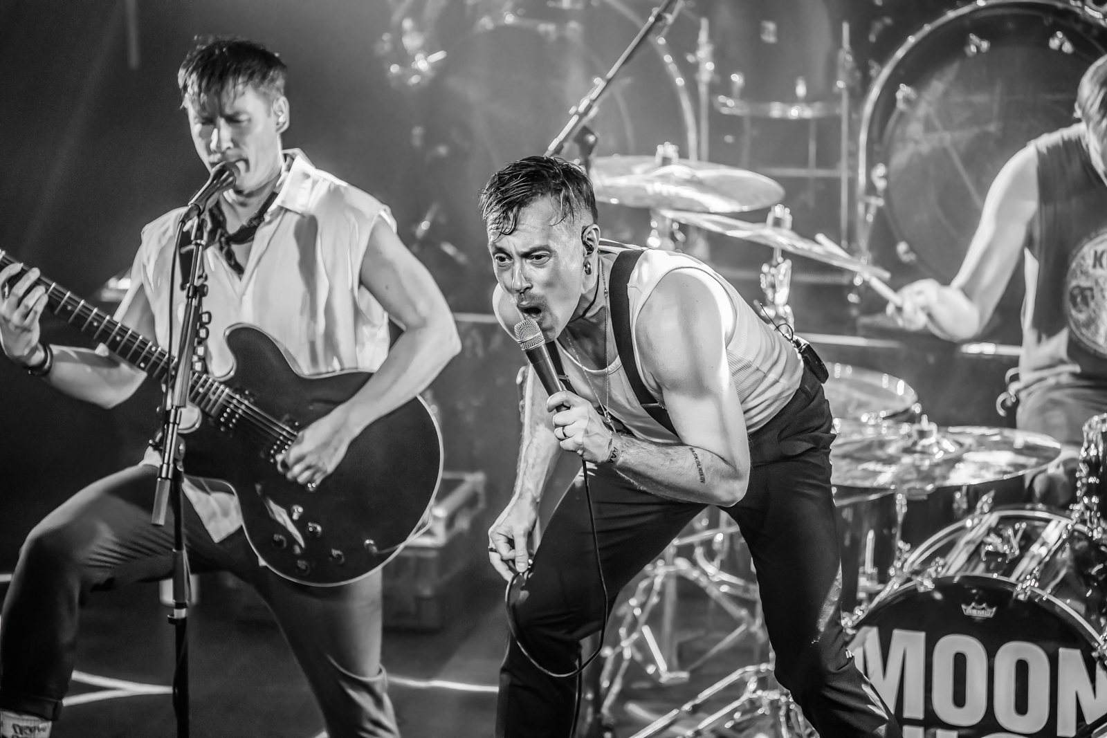 Moon shot Live at 013, picture 6, photographed by Paul Jongeneelen - FrontView Magazine