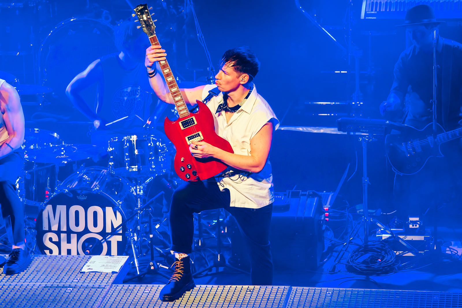 Moon shot Live at 013, picture 9, photographed by Paul Jongeneelen - FrontView Magazine