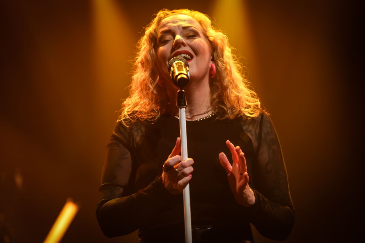 Anneke van Giersbergen en band Sweep Against The Stars tour, foto 8, foto's door Kitty van de Waart - FrontView Magazine