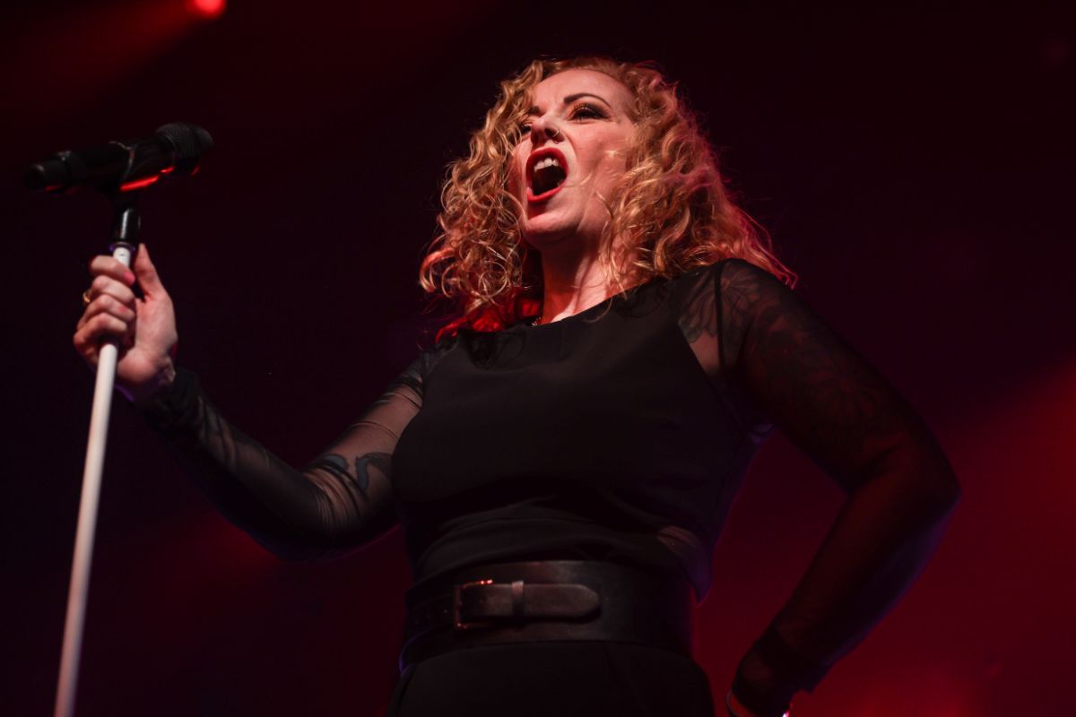 Anneke van Giersbergen en band Sweep Against The Stars tour, foto 15, foto's door Kitty van de Waart - FrontView Magazine