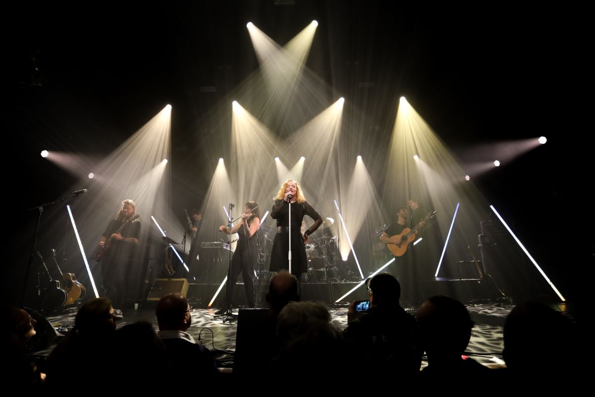 Anneke van Giersbergen en band Sweep Against The Stars tour, foto 16, foto's door Kitty van de Waart - FrontView Magazine