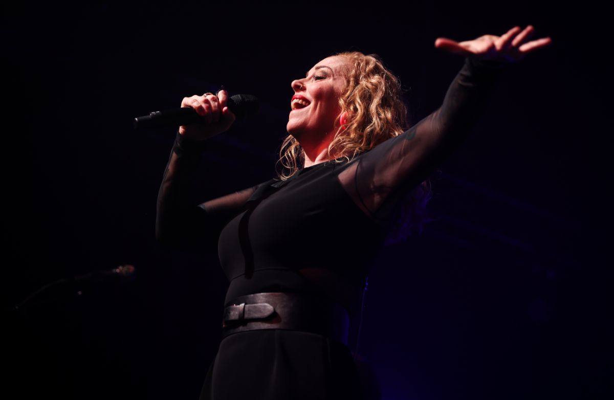 Anneke van Giersbergen en band Sweep Against The Stars tour, foto 18, foto's door Kitty van de Waart - FrontView Magazine