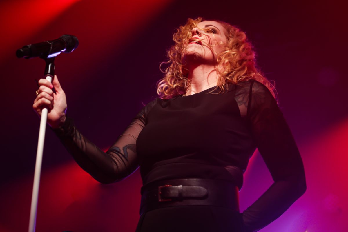 Anneke van Giersbergen en band Sweep Against The Stars tour, foto 20, foto's door Kitty van de Waart - FrontView Magazine