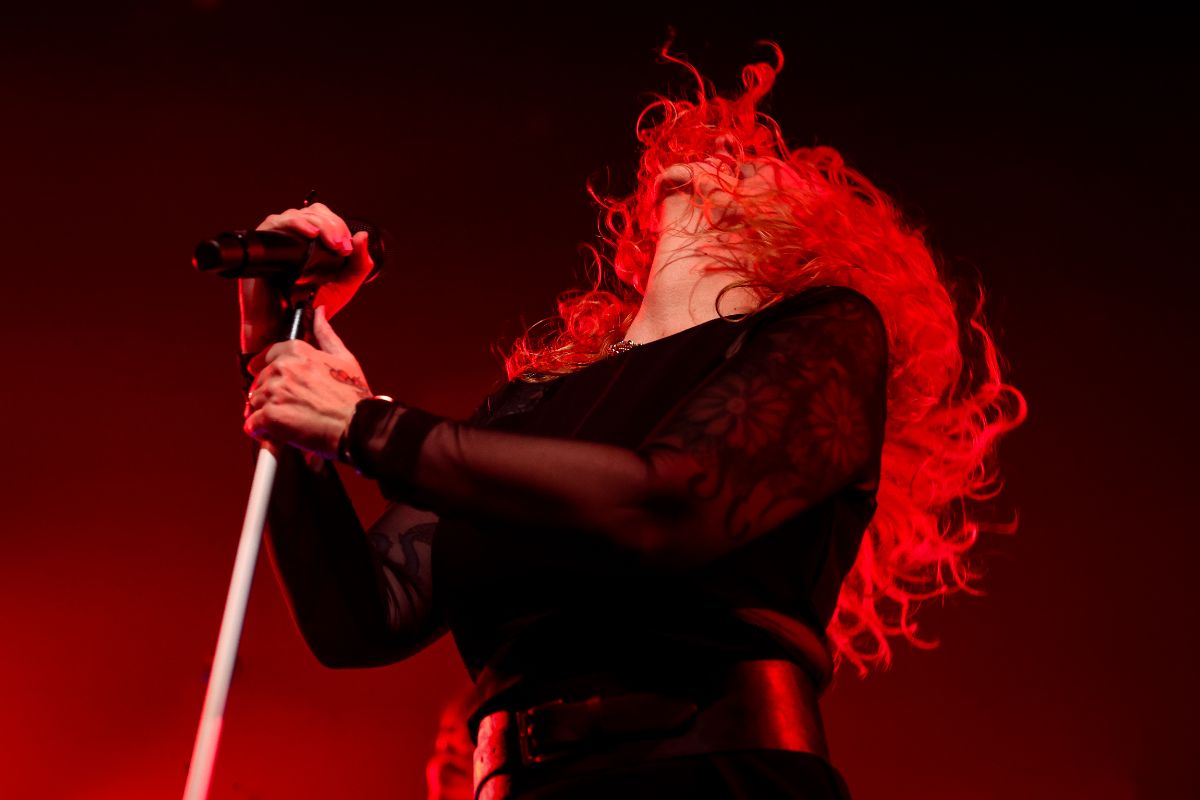 Anneke van Giersbergen en band Sweep Against The Stars tour, foto 21, foto's door Kitty van de Waart - FrontView Magazine