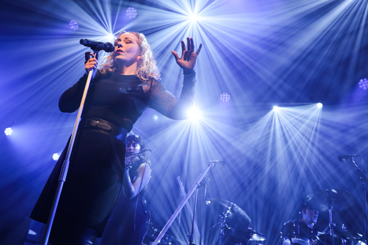 Anneke van Giersbergen en band Sweep Against The Stars tour, foto 25, foto's door Kitty van de Waart - FrontView Magazine