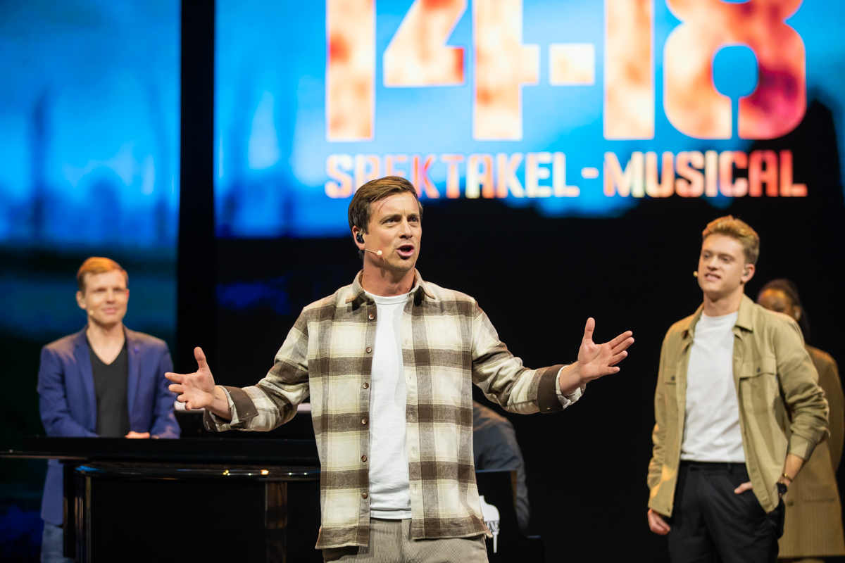 Castvoorstelling 14-18 @ Studio100 Pop-up Theater, picture 33, photographed by Goele Bormans - FrontView Magazine