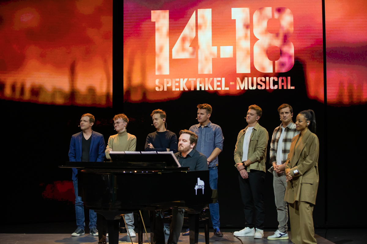 Castvoorstelling 14-18 @ Studio100 Pop-up Theater, picture 38, photographed by Goele Bormans - FrontView Magazine