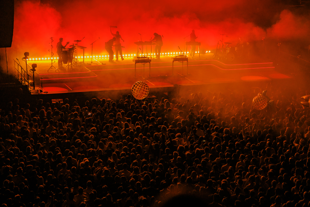 Jungle @ LottoArena, picture 7, photographed by Bruno Holvoet - FrontView Magazine