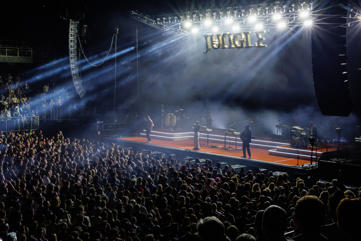 Jungle @ LottoArena, picture 11, photographed by Bruno Holvoet - FrontView Magazine