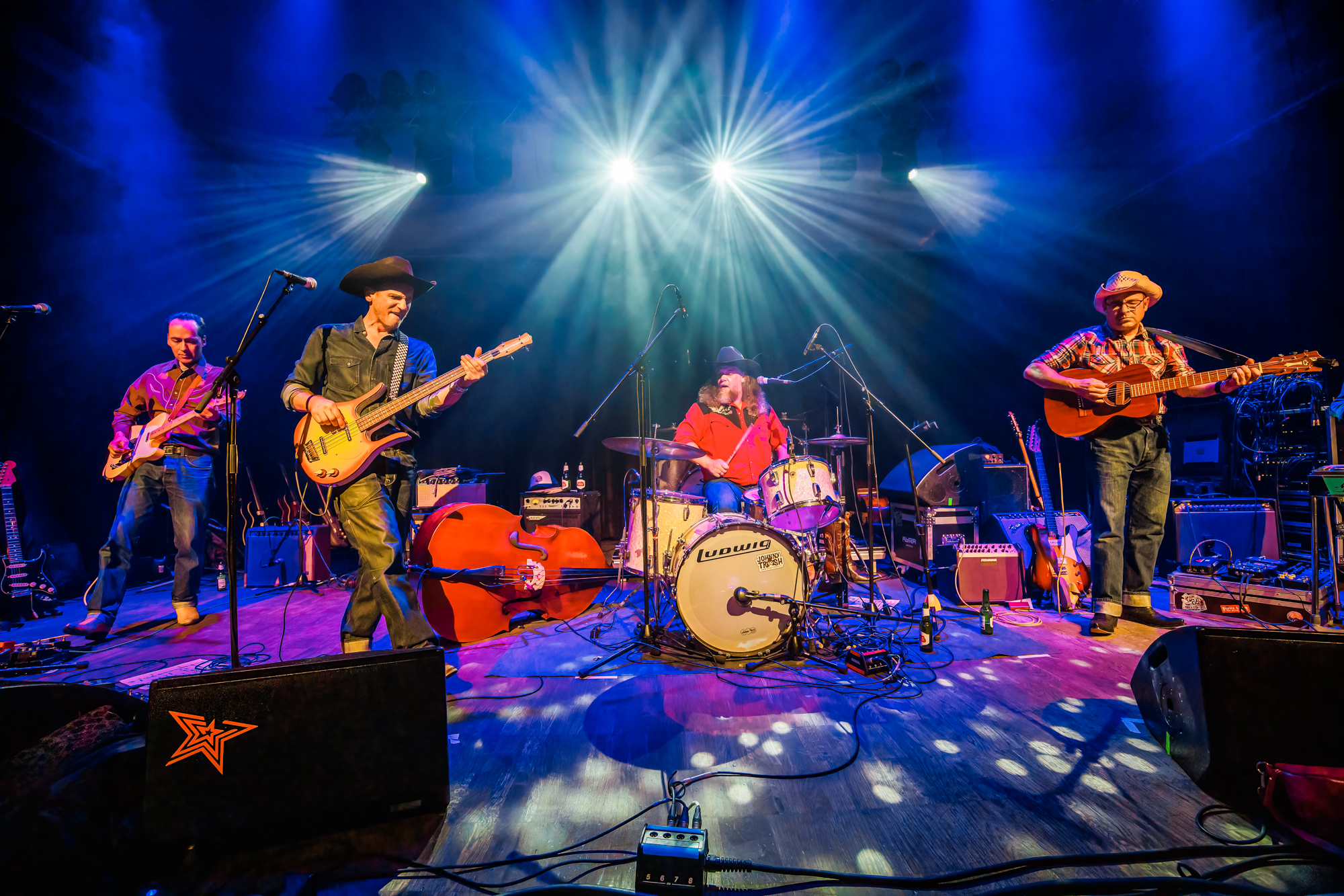 Truck Stop Cutie Live @ De Casino, picture 16, photographed by Paul Jongeneelen - FrontView Magazine