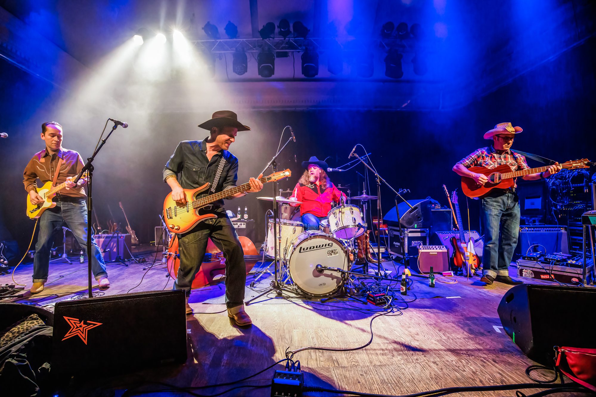 Truck Stop Cutie Live @ De Casino, picture 17, photographed by Paul Jongeneelen - FrontView Magazine