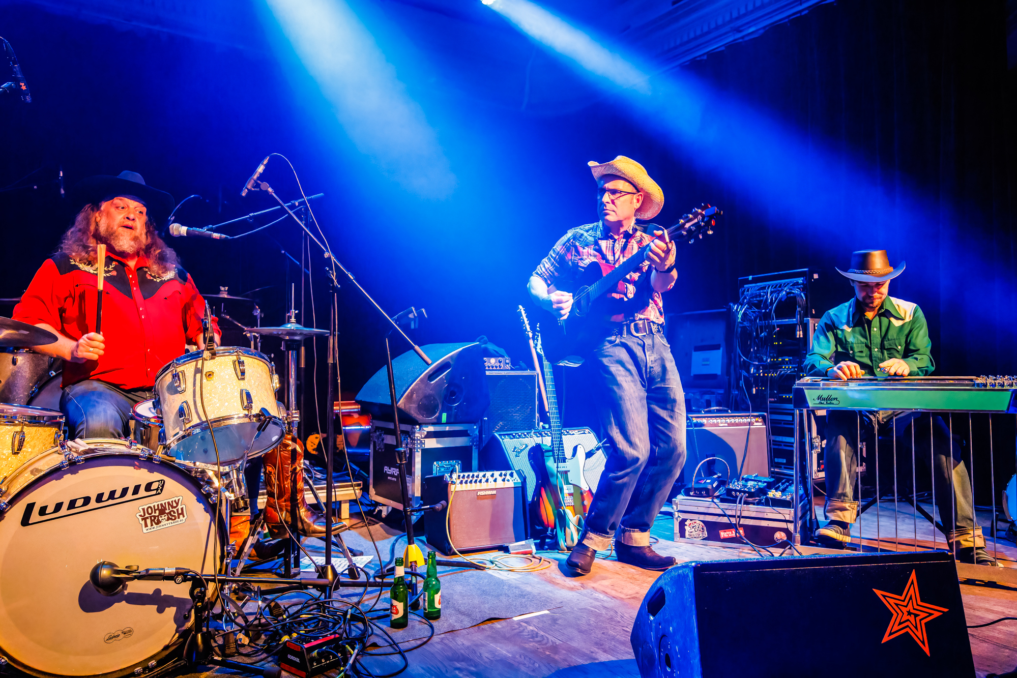 Truck Stop Cutie Live @ De Casino, picture 20, photographed by Paul Jongeneelen - FrontView Magazine