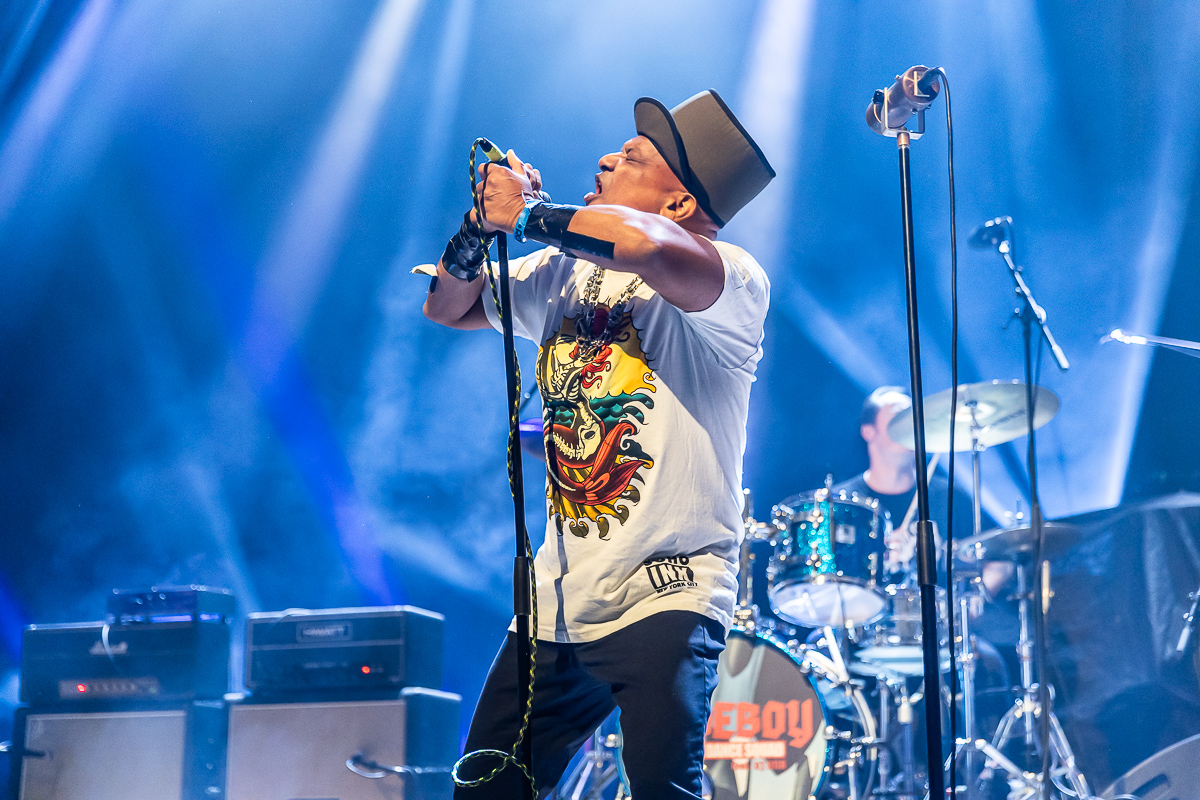 Rudeboy Plays Urban Dance Squad @ De Roma, picture 11, photographed by Marc Verdonck - FrontView Magazine