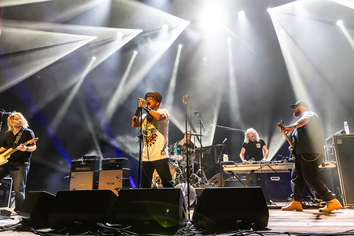 Rudeboy Plays Urban Dance Squad @ De Roma, picture 12, photographed by Marc Verdonck - FrontView Magazine