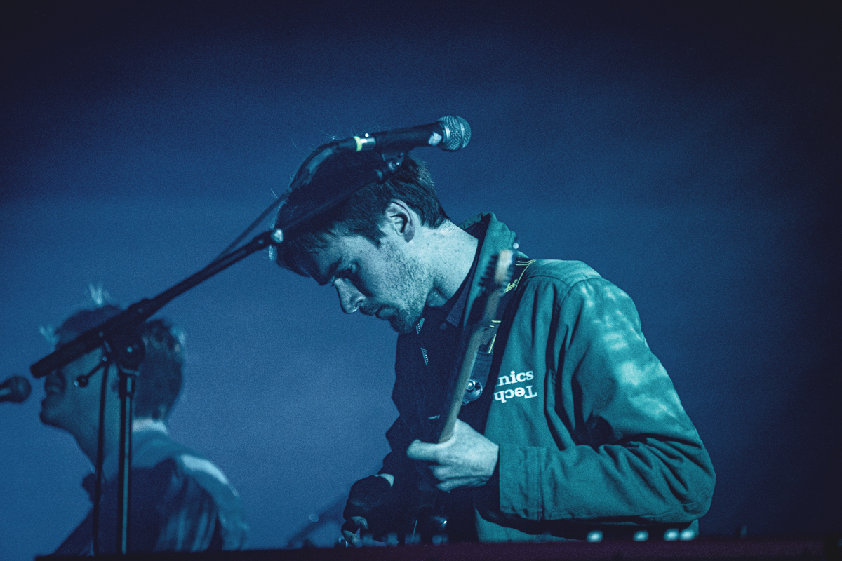 Noonzy (support act Warhaus) @ Het Depot, picture 2, photographed by Leen Verlinden - FrontView Magazine