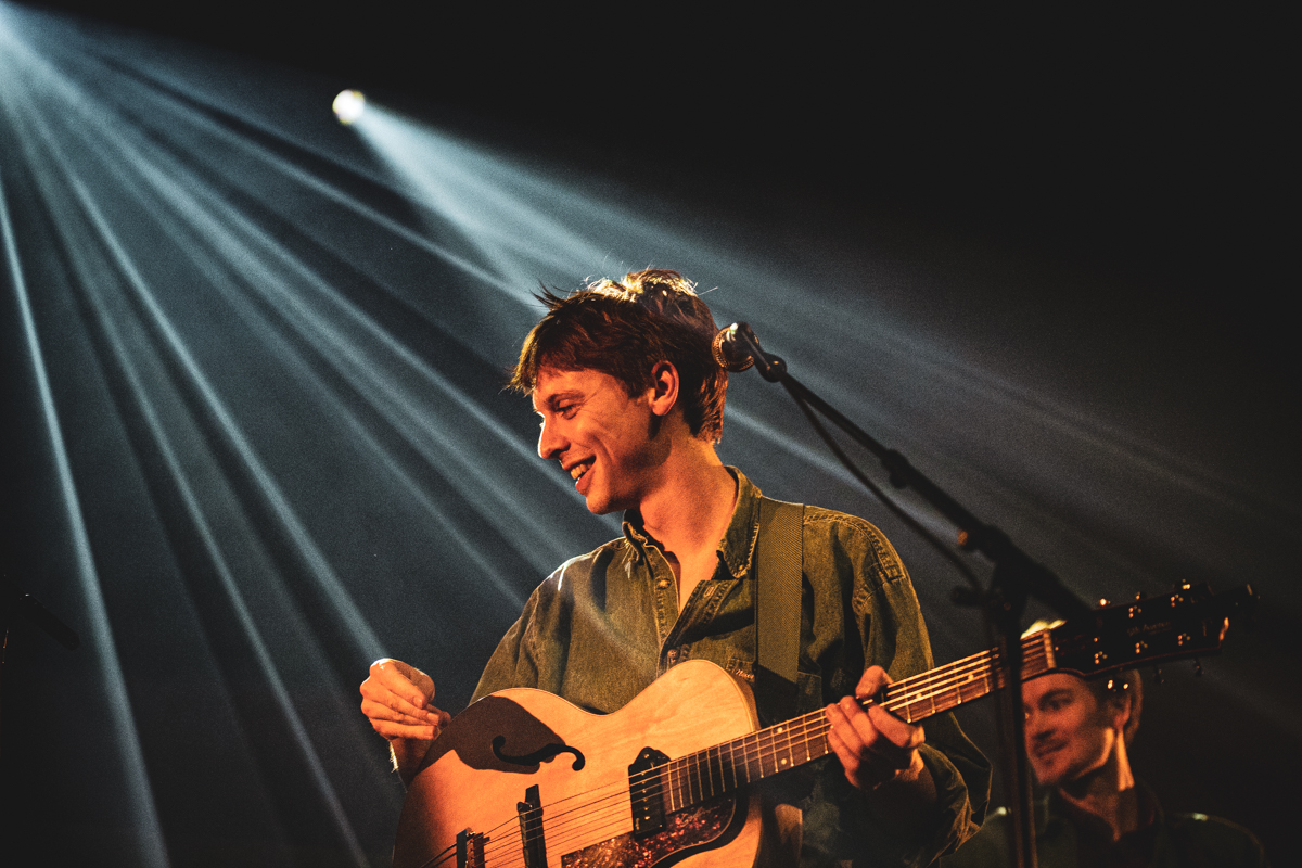 Noonzy (support act Warhaus) @ Het Depot, picture 6, photographed by Leen Verlinden - FrontView Magazine