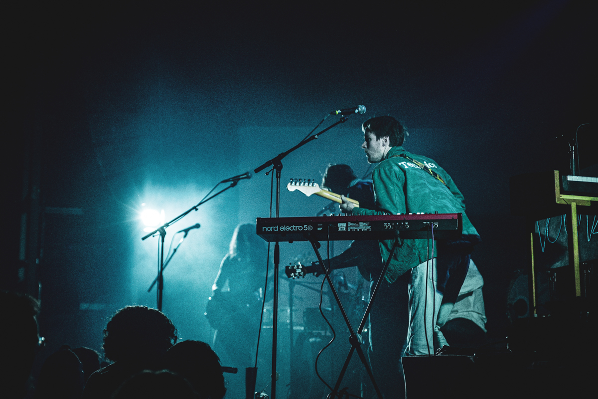 Noonzy (support act Warhaus) @ Het Depot, picture 15, photographed by Leen Verlinden - FrontView Magazine