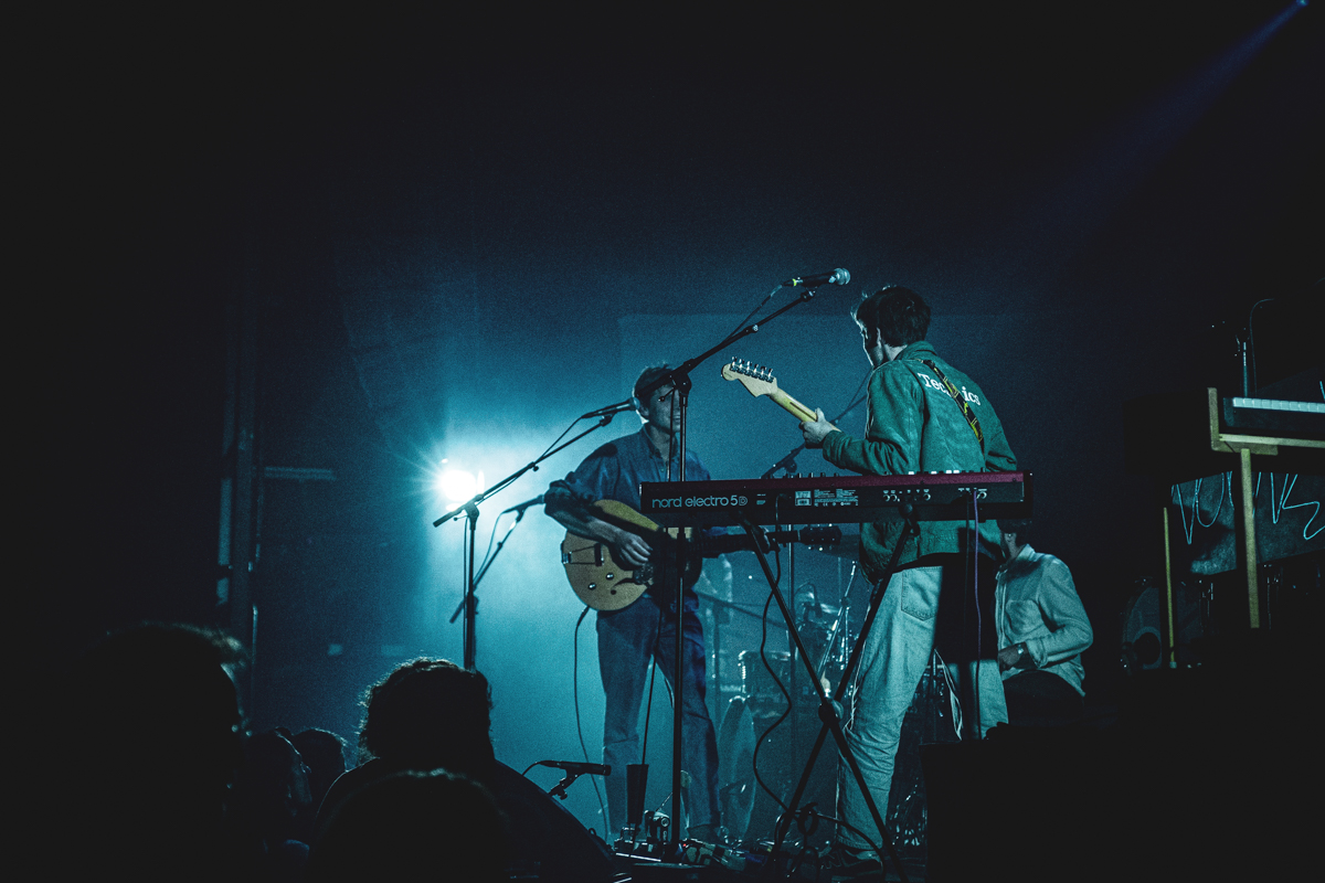 Noonzy (support act Warhaus) @ Het Depot, picture 16, photographed by Leen Verlinden - FrontView Magazine