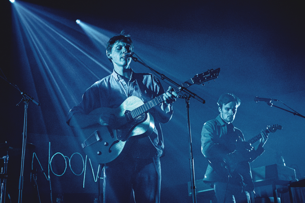 Noonzy (support act Warhaus) @ Het Depot, picture 19, photographed by Leen Verlinden - FrontView Magazine