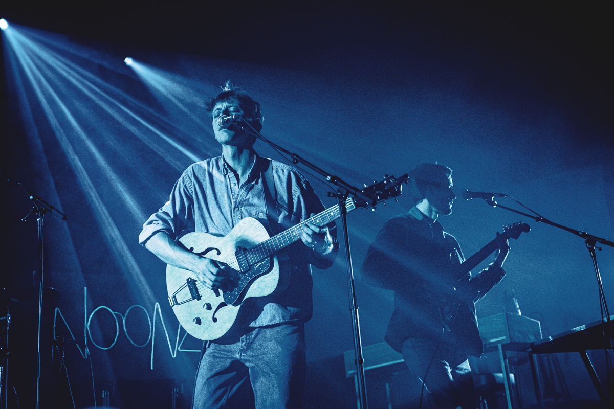 Noonzy (support act Warhaus) @ Het Depot, picture 21, photographed by Leen Verlinden - FrontView Magazine