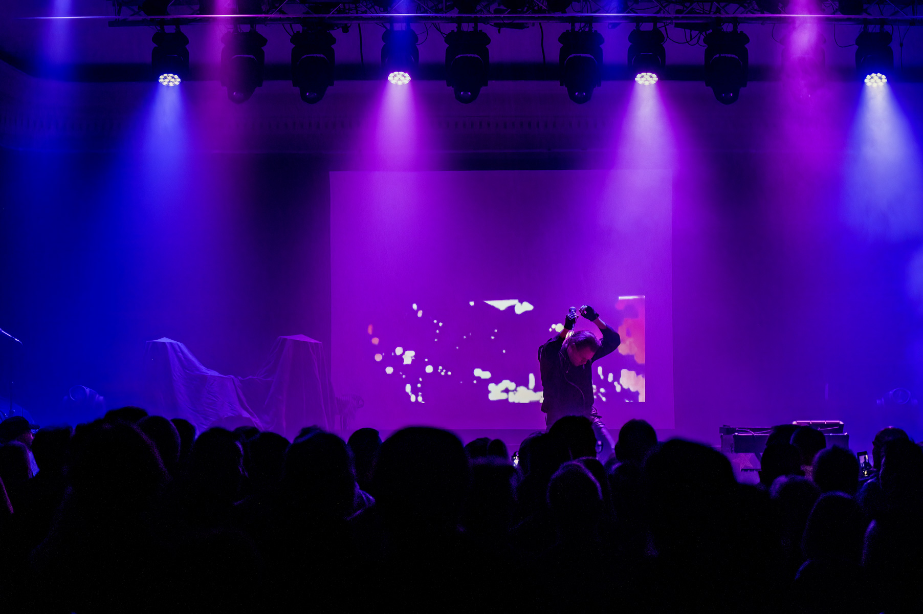 Qual @ Bimfest XXI (De Casino), picture 5, photographed by Luc Klinckaert - FrontView Magazine