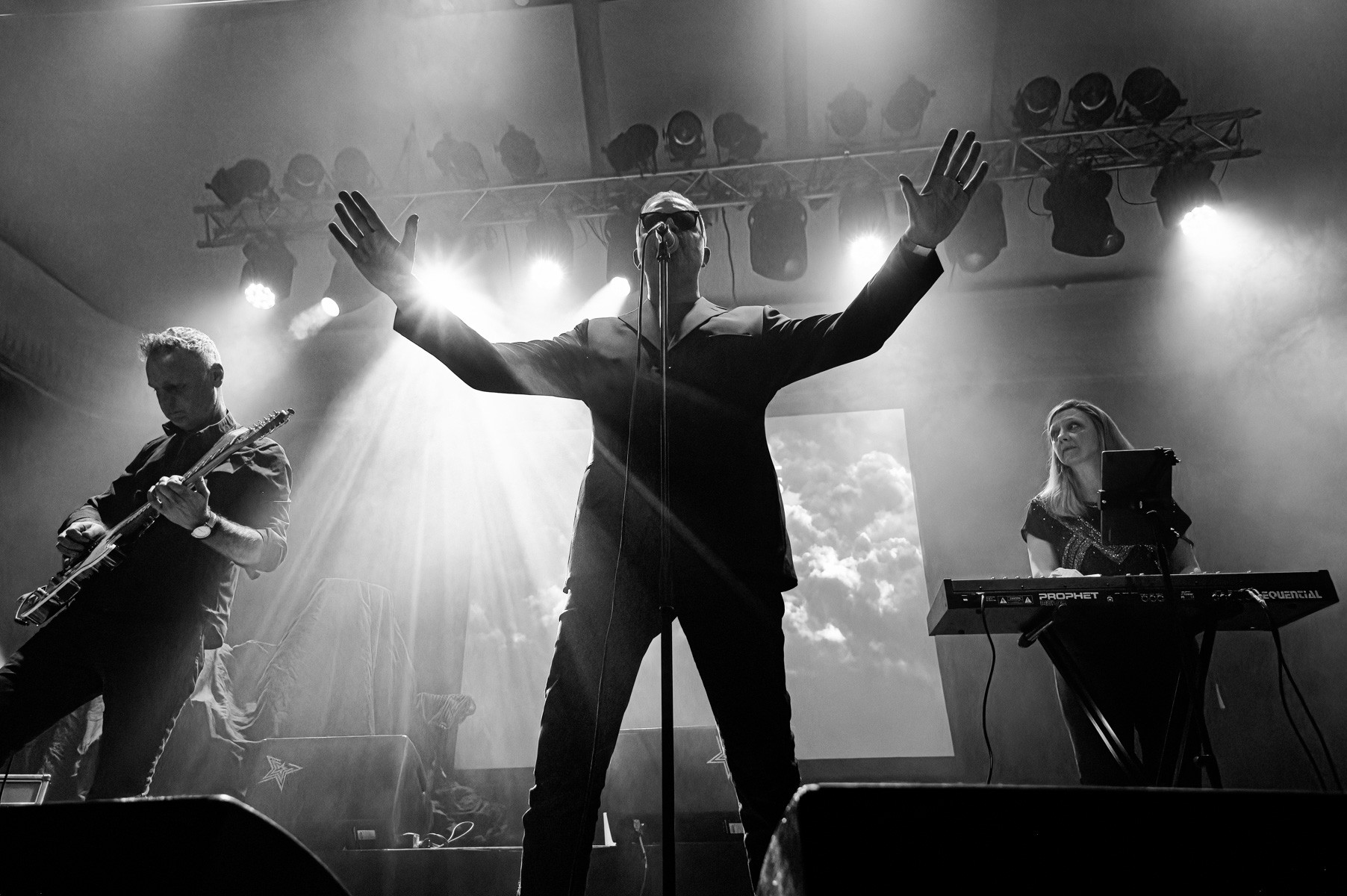 The Ultimate Dreamers @ Bimfest XXI (De Casino), picture 13, photographed by Luc Klinckaert - FrontView Magazine