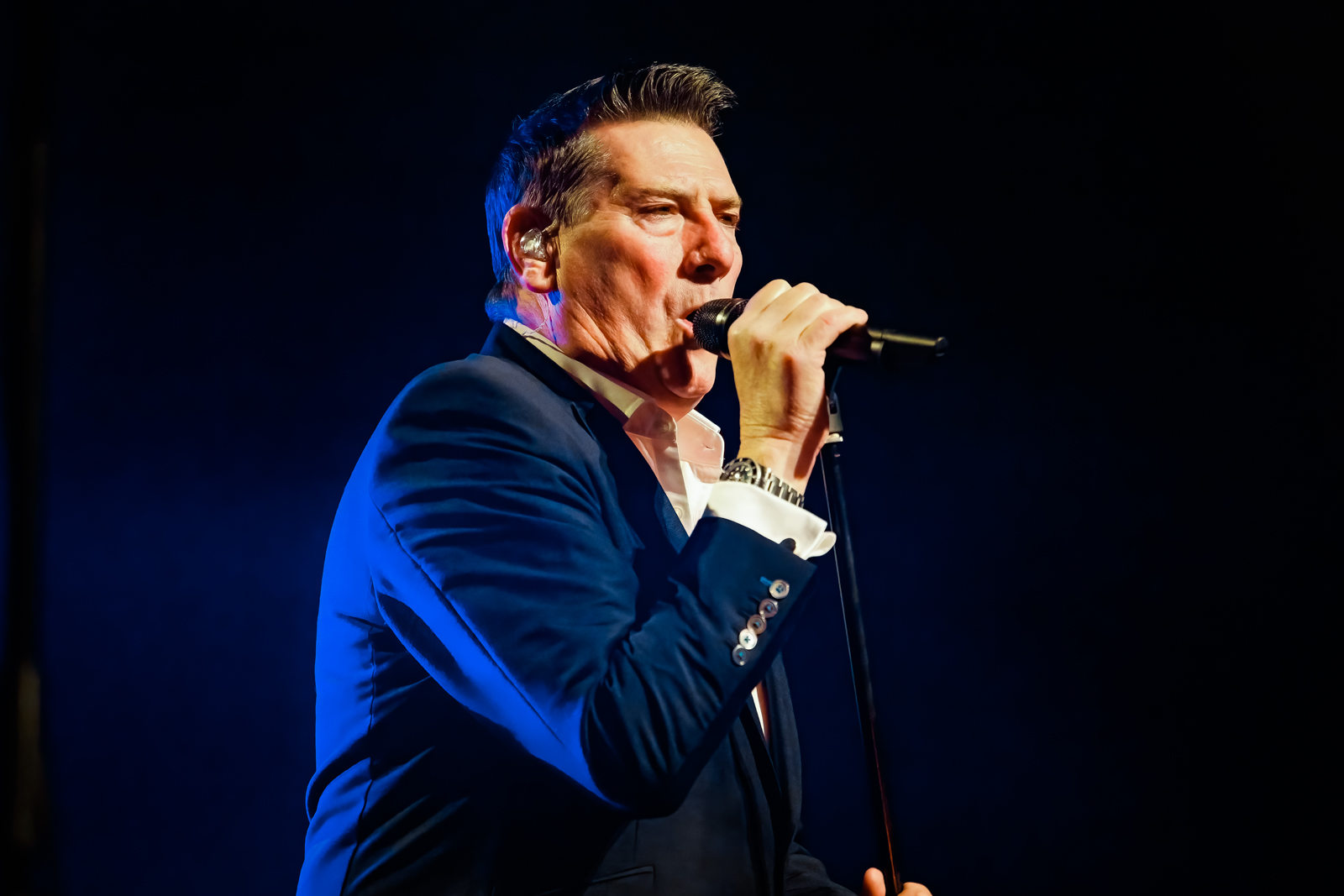 Tony Hadley (Spandau Ballet) Live in concert, picture 1, photographed by Paul Jongeneelen - FrontView Magazine