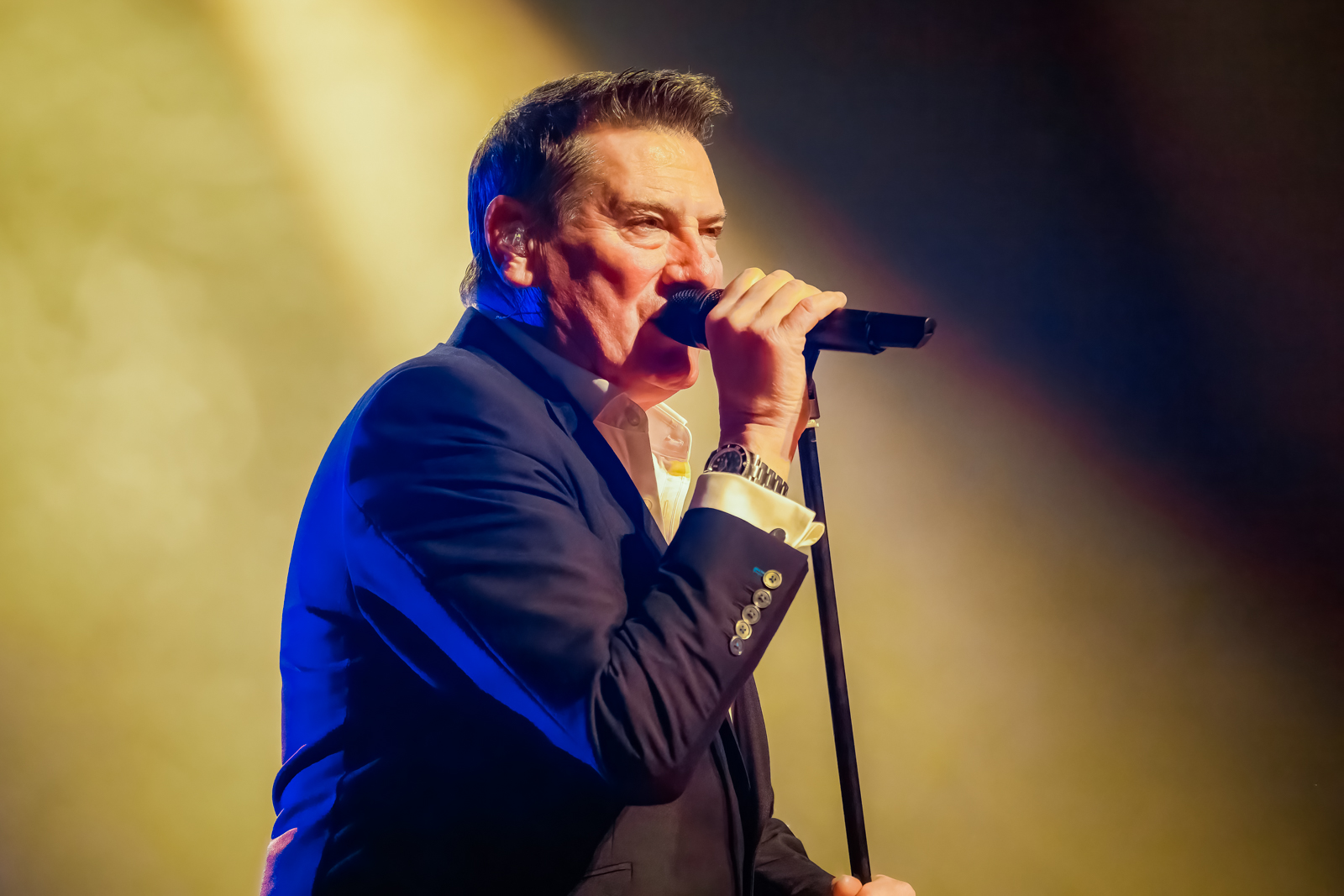 Tony Hadley (Spandau Ballet) Live in concert, picture 14, photographed by Paul Jongeneelen - FrontView Magazine