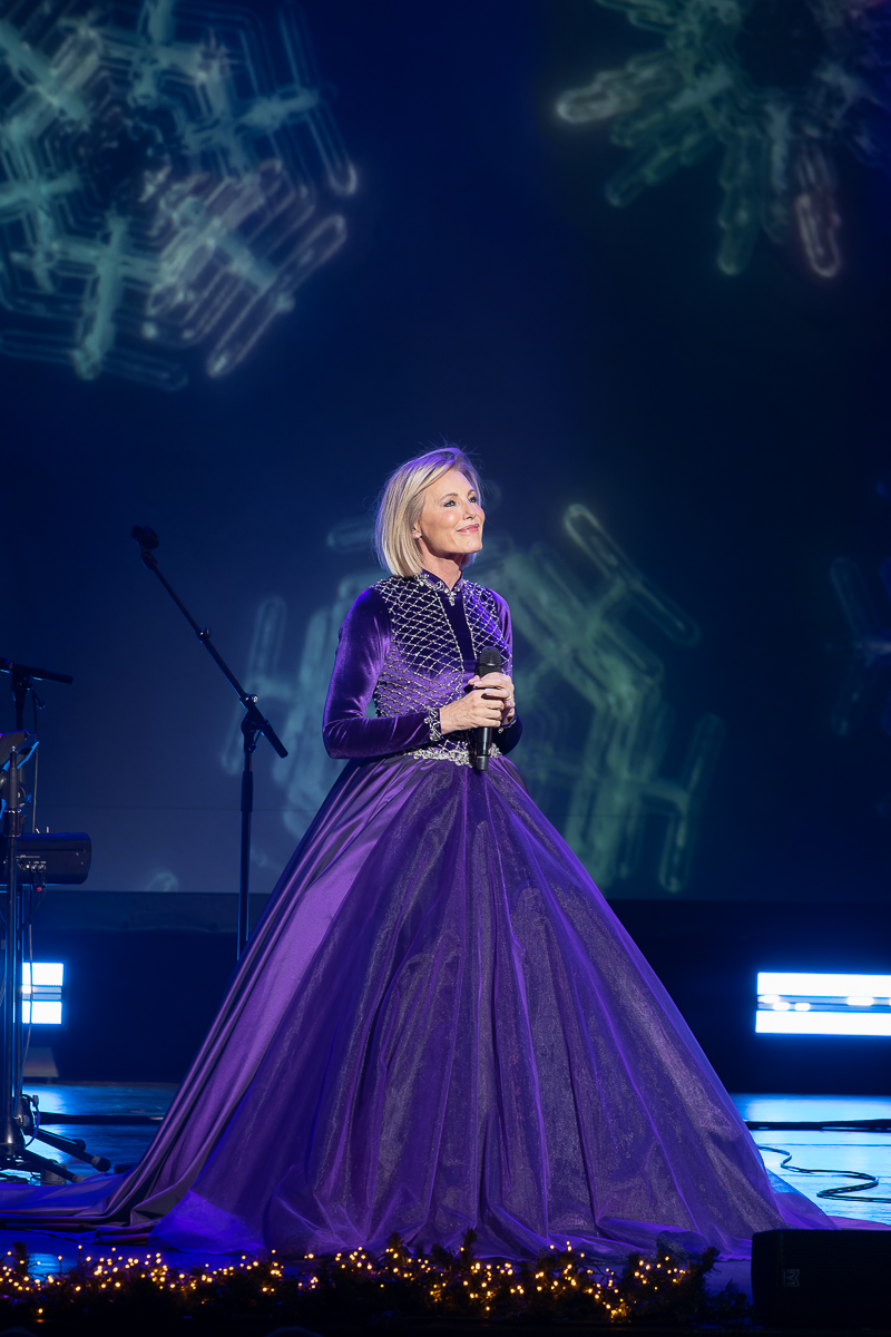 Dana Winner @ Elisabethzaal, picture 5, photographed by David Johnson - FrontView Magazine