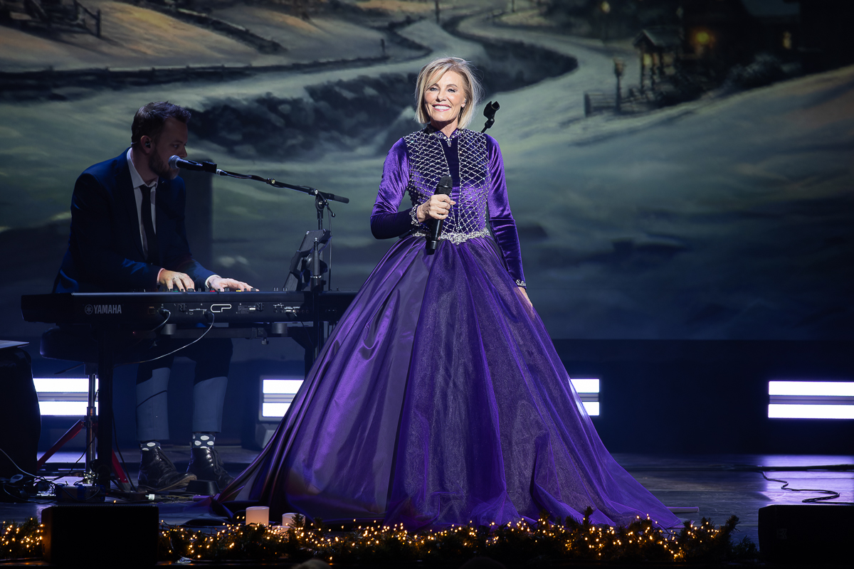 Dana Winner @ Elisabethzaal, picture 15, photographed by David Johnson - FrontView Magazine