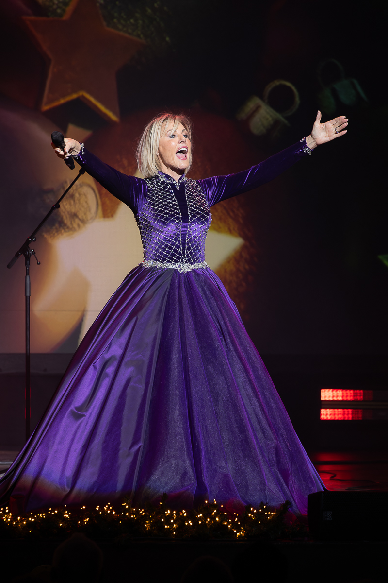 Dana Winner @ Elisabethzaal, picture 24, photographed by David Johnson - FrontView Magazine