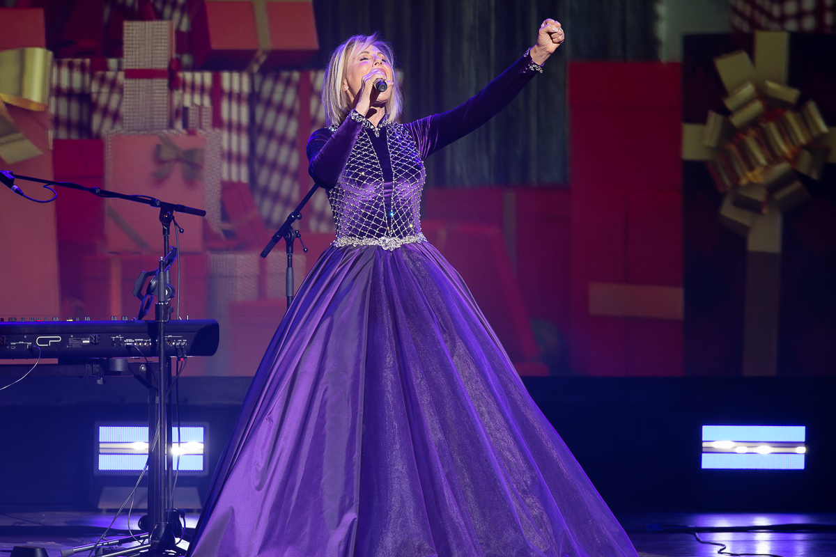 Dana Winner @ Elisabethzaal, picture 26, photographed by David Johnson - FrontView Magazine