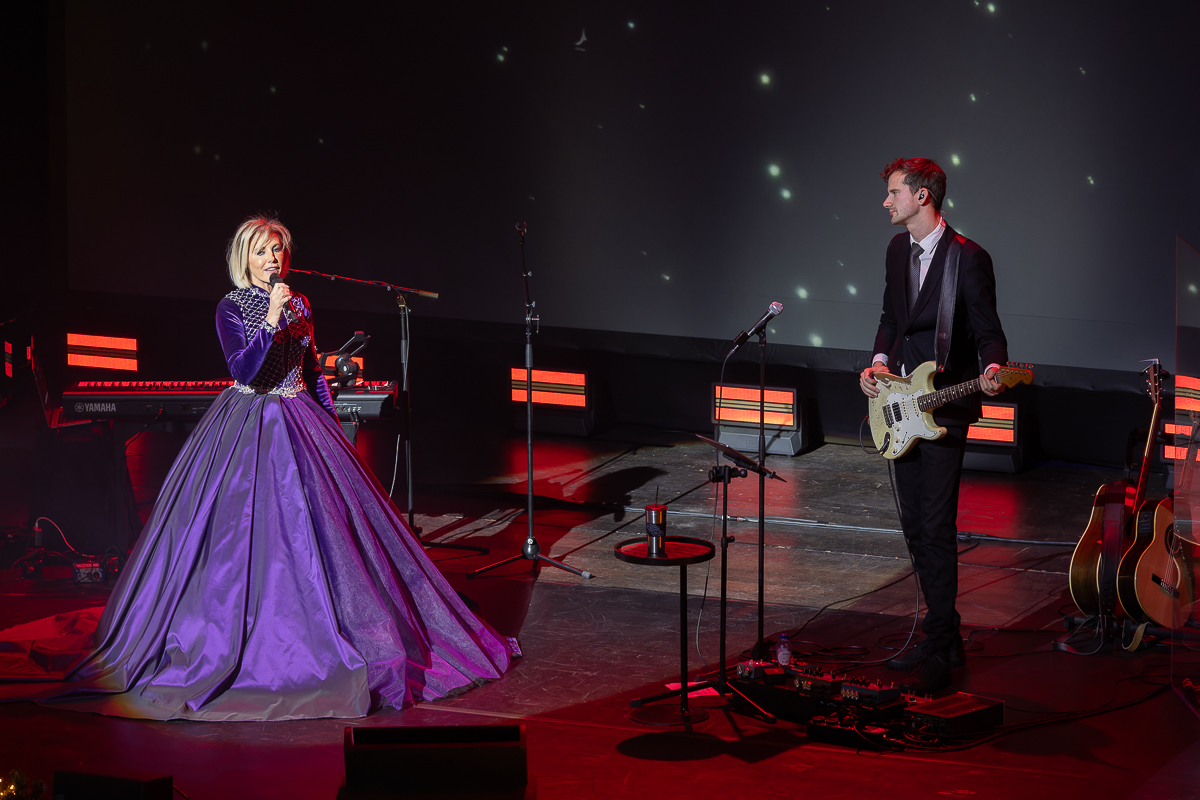 Dana Winner @ Elisabethzaal, picture 31, photographed by David Johnson - FrontView Magazine