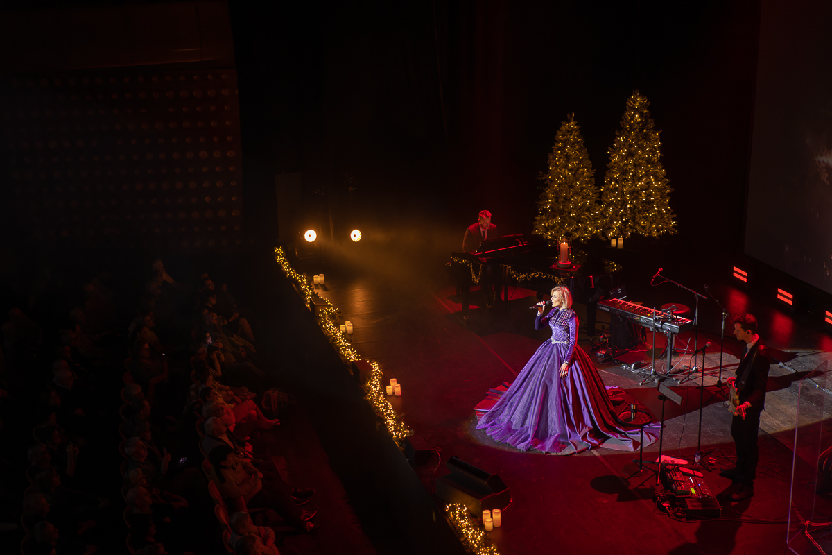 Dana Winner @ Elisabethzaal, picture 36, photographed by David Johnson - FrontView Magazine