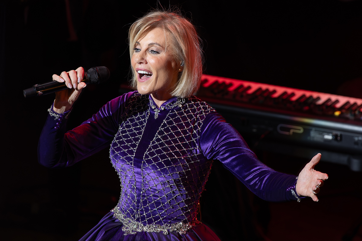Dana Winner @ Elisabethzaal, picture 37, photographed by David Johnson - FrontView Magazine