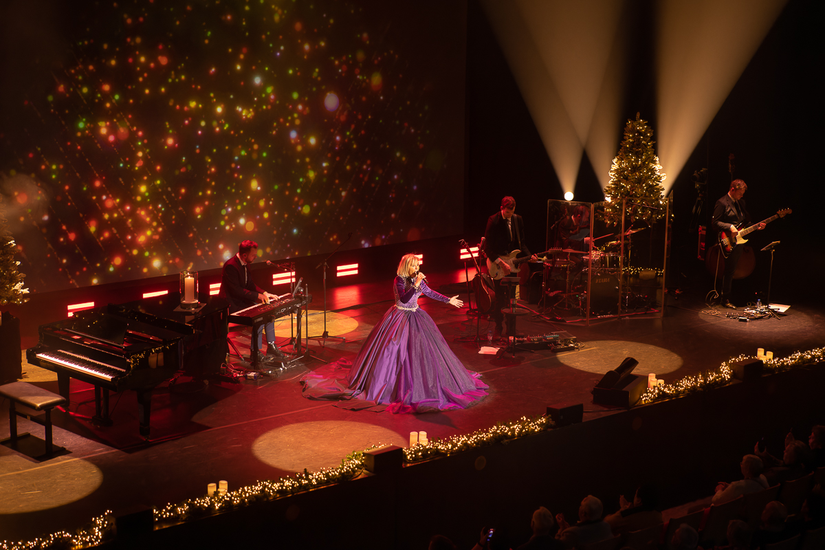 Dana Winner @ Elisabethzaal, picture 39, photographed by David Johnson - FrontView Magazine