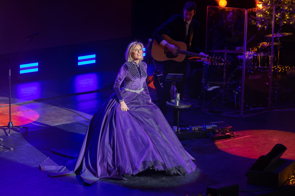 Dana Winner @ Elisabethzaal, picture 40, photographed by David Johnson - FrontView Magazine