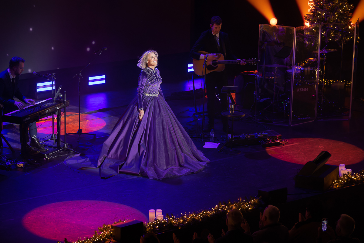 Dana Winner @ Elisabethzaal, picture 41, photographed by David Johnson - FrontView Magazine