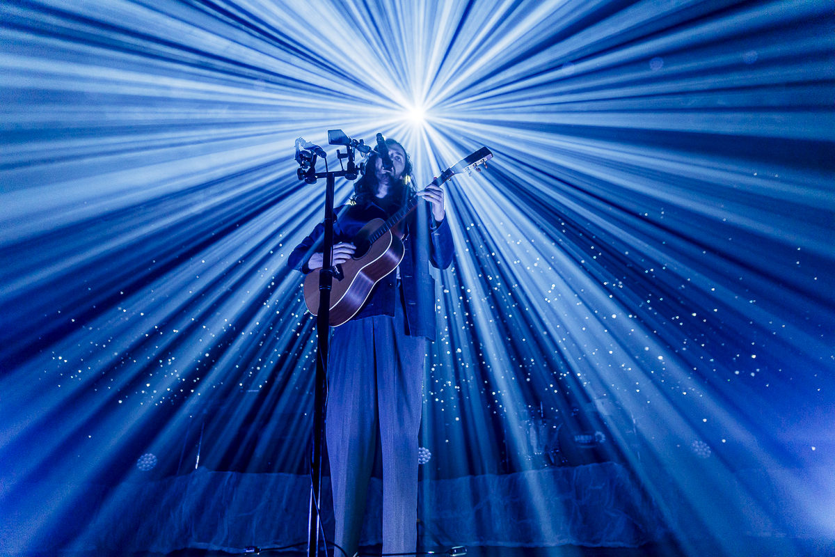 Hozier @ Vorst Nationaal, picture 2, photographed by Peter Smet - FrontView Magazine