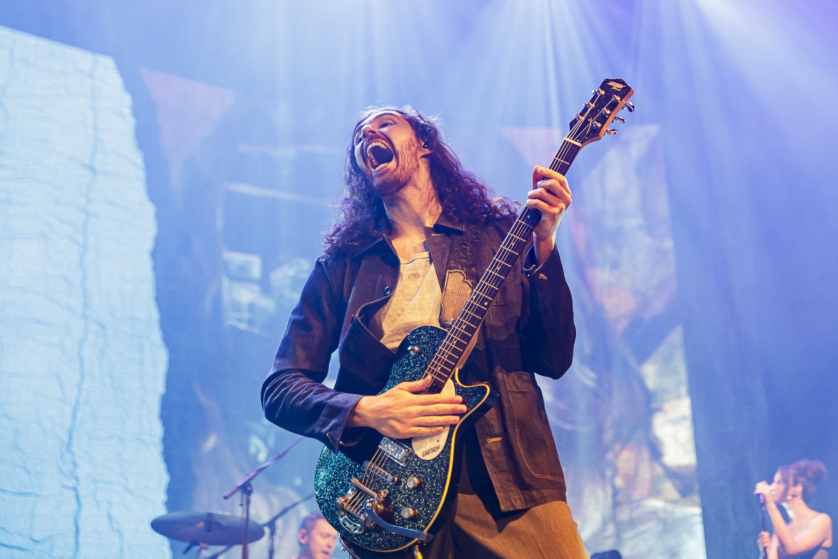 Hozier @ Vorst Nationaal, picture 6, photographed by Peter Smet - FrontView Magazine