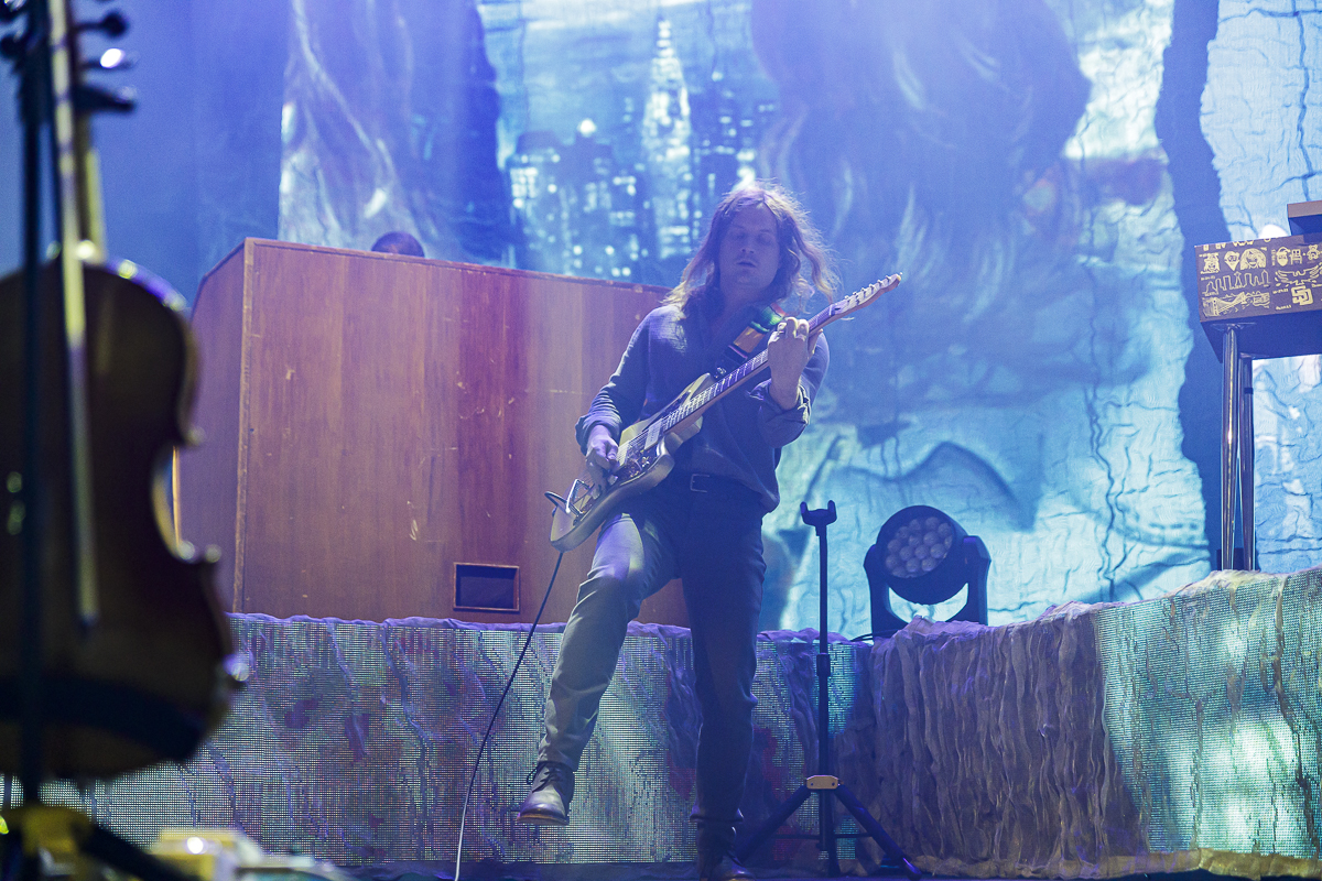 Hozier @ Vorst Nationaal, picture 7, photographed by Peter Smet - FrontView Magazine