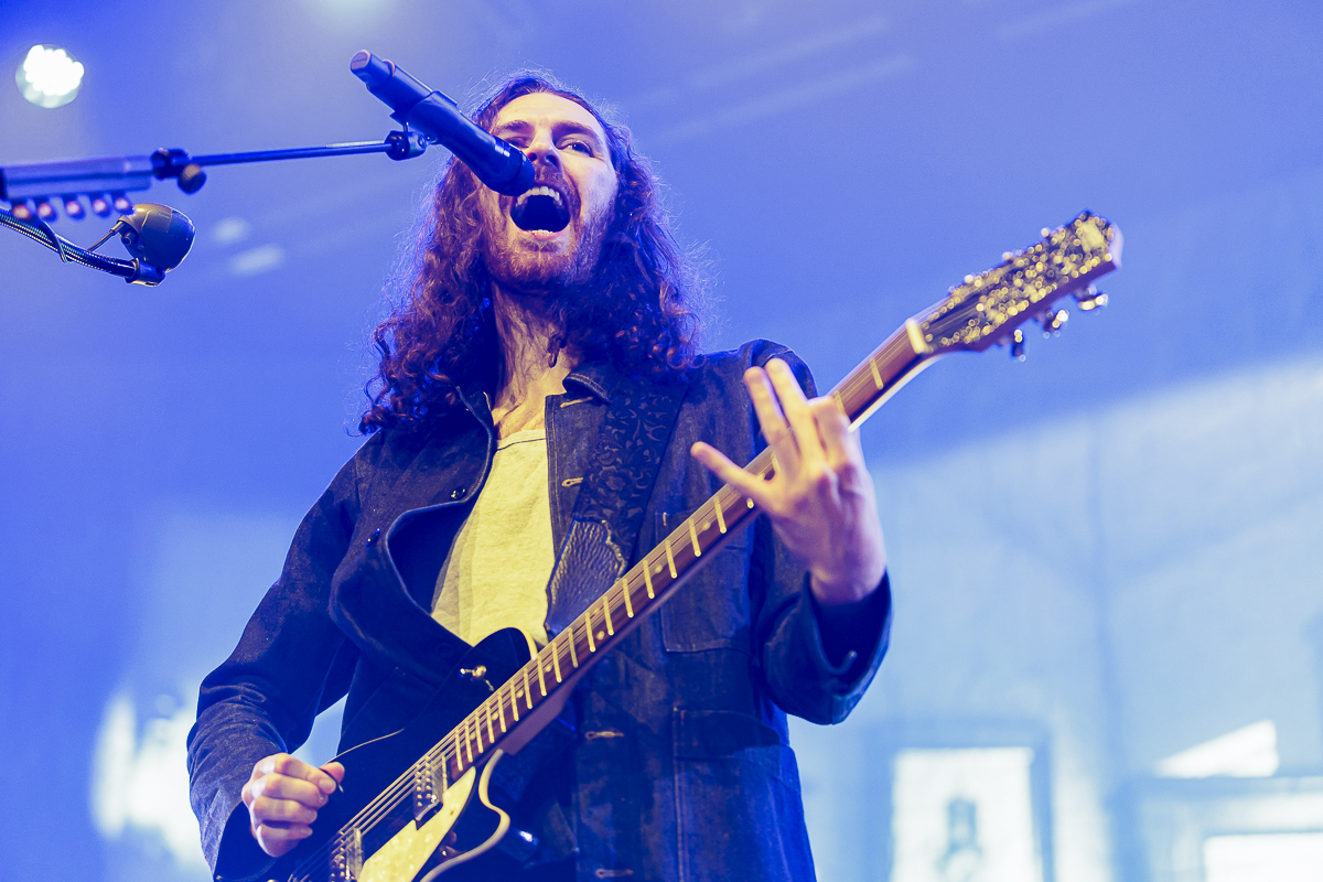 Hozier @ Vorst Nationaal, picture 14, photographed by Peter Smet - FrontView Magazine